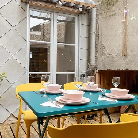 Avec Terrasse En Plein Coeur De * Лурд